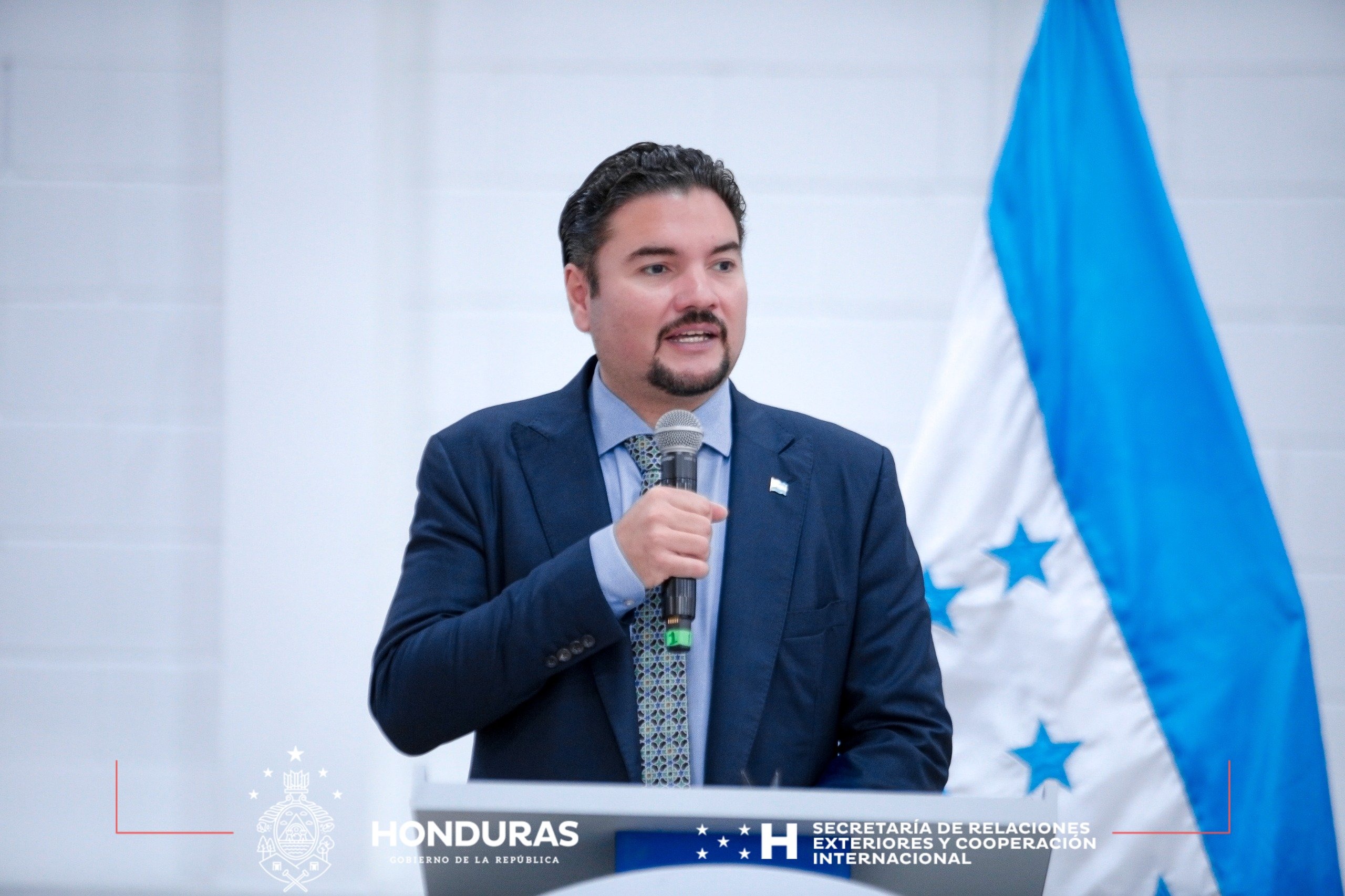 Honduras rumbo a elecciones: Canciller Javier Bu Soto asegura que serán libres y transparentes